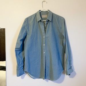 Everlane Chambray Button Up Shirt